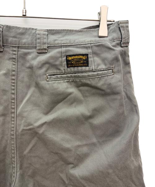 LEVI'S（リーバイス）LEVI'S (リーバイス) OFICER ハーフパンツ グレー サイズ:W30の古着・服飾アイテム