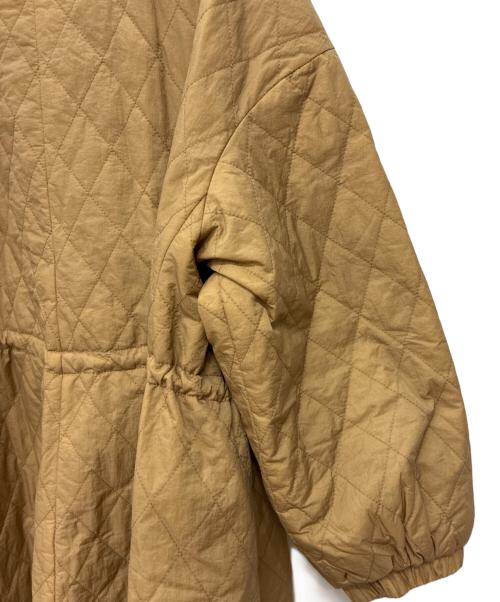 BEARDSLEY（ビアズリー）BEARDSLEY (ビアズリー) バルーン袖キルトコート ブラウン サイズ:SIZE Freeの古着・服飾アイテム