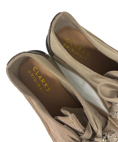 CLARKS（クラークス）CLARKS (クラークス) Desert Trek Sand Suede デザートトレック ベージュ サイズ:US9M/EU42/265CNの古着・服飾アイテム
