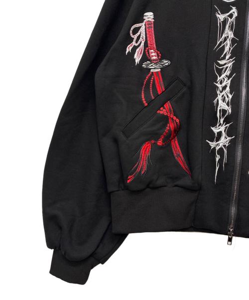 BACKSTAGEPASS（バックステージパス）BACKSTAGEPASS (バックステージパス) 和モダン般若×日本刀刺繍ジップパーカー ブラック サイズ:SIZE Freeの古着・服飾アイテム