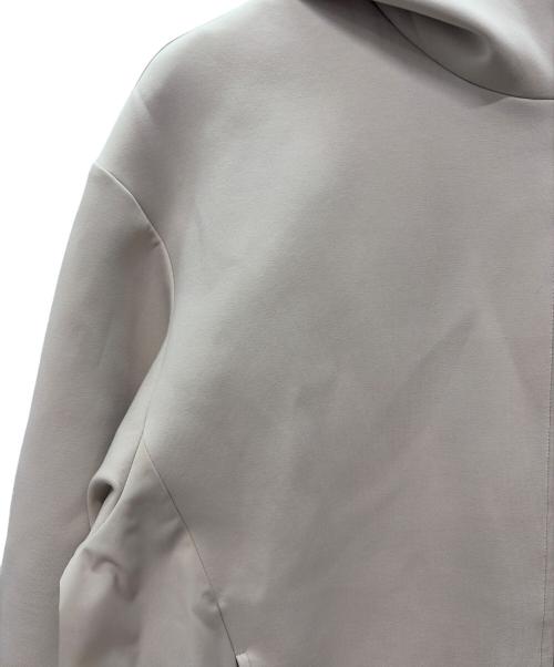 23区（ニジュウサンク）23区 (ニジュウサンク) コットンダンボール フーディー アウター ベージュ サイズ:SIZE 46 未使用品の古着・服飾アイテム