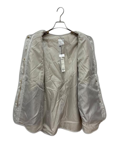 any FAM（エニィ ファム）any FAM (エニィ ファム) ノーカラーボアジャケット ベージュ サイズ:SIZE 4の古着・服飾アイテム