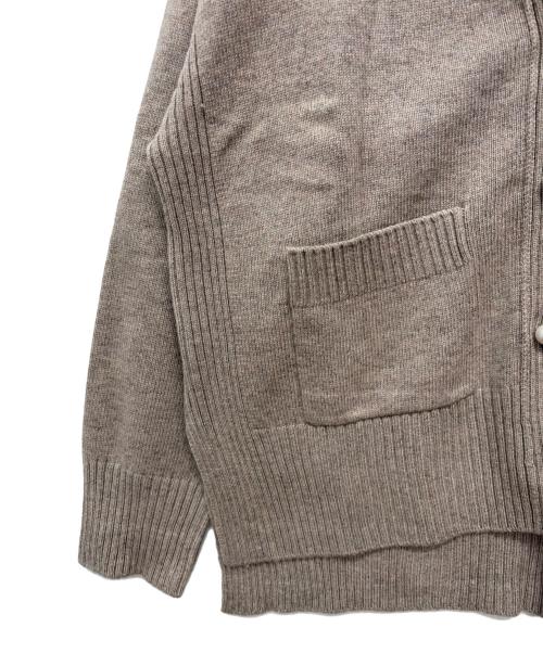 KUMIKYOKU（クミキョク）KUMIKYOKU (クミキョク) パールボタンカーディガン ベージュ サイズ:6の古着・服飾アイテム