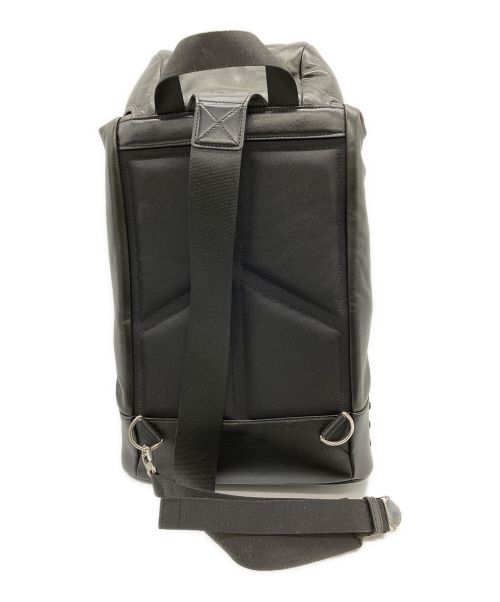 TOD'S（トッズ）TOD'S (トッズ) ラムレザーワンショルダーバッグ ブラックの古着・服飾アイテム