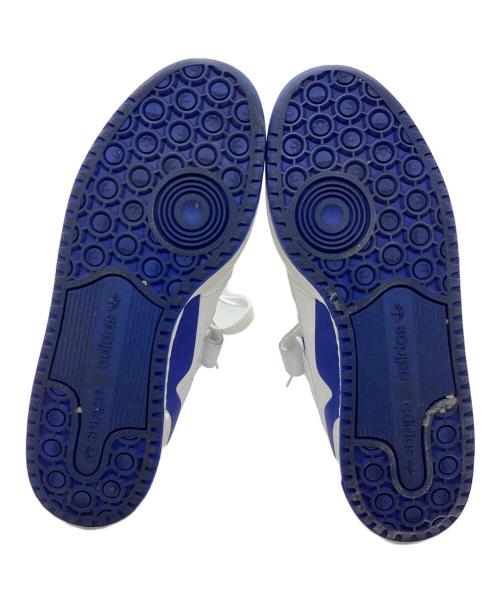 adidas（アディダス）adidas (アディダス) スニーカー ホワイト×ブルー サイズ:27.5の古着・服飾アイテム