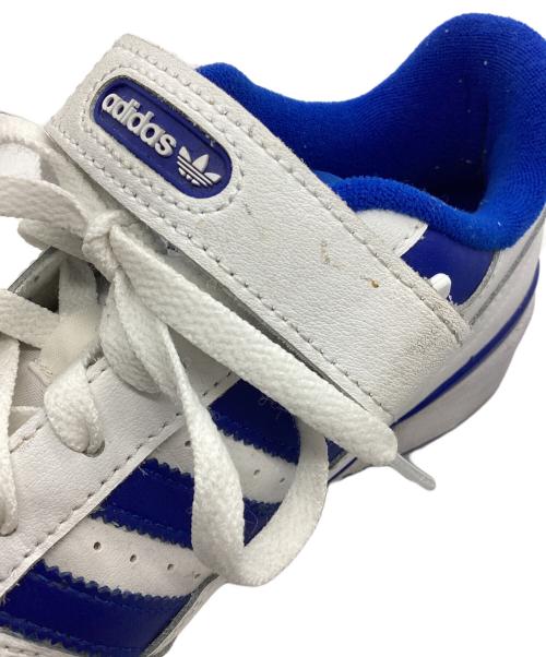 adidas（アディダス）adidas (アディダス) スニーカー ホワイト×ブルー サイズ:27.5の古着・服飾アイテム