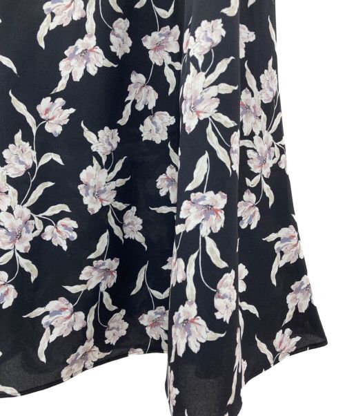 AMACA（アマカ）AMACA (アマカ) フローラルプリントフレアースカート ブラック サイズ:40の古着・服飾アイテム