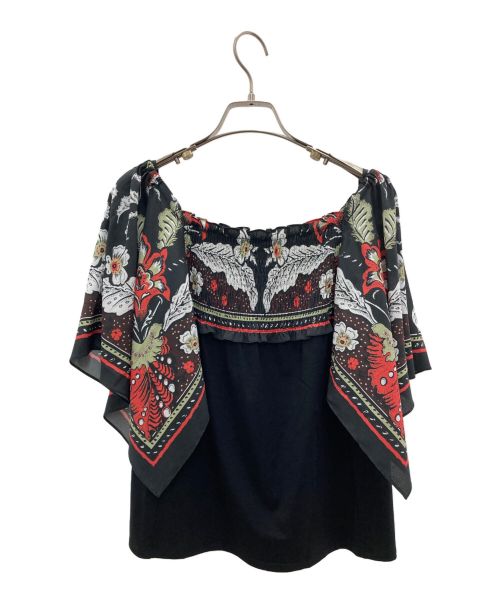 GRACE CONTINENTAL（（グレースコンチネンタル）GRACE CONTINENTAL (（グレースコンチネンタル) シャーリングプリントカットトップ ブラック×レッド サイズ:36の古着・服飾アイテム