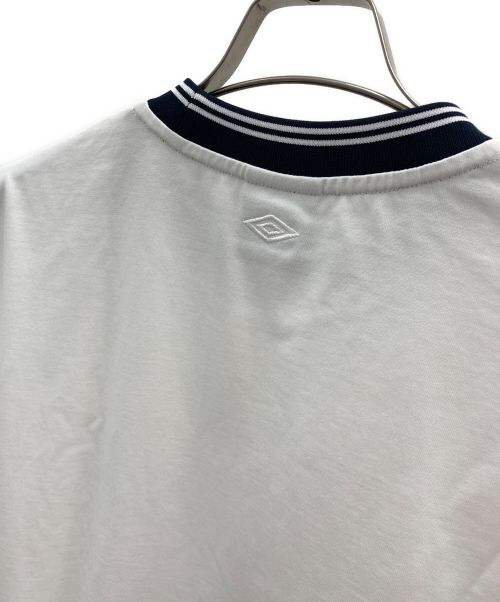 UMBRO（アンブロ）UMBRO (アンブロ) BEAUTY&YOUTH (ビューティーアンドユース) 半袖Tシャツ ホワイト×ネイビー サイズ:Mの古着・服飾アイテム