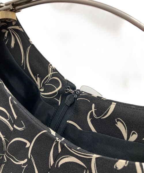 allureville（アルアバイル）allureville (アルアバイル) ワンピース ブラック×ゴールド サイズ:2の古着・服飾アイテム