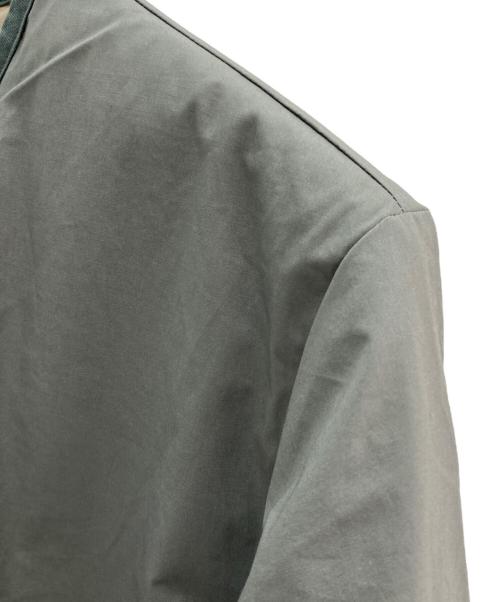 nanamica（ナナミカ）nanamica (ナナミカ) Palace Skateboards (パレス スケートボーズ) リバーシブルダウンカーディガン グリーン×ベージュ サイズ:M 未使用品の古着・服飾アイテム