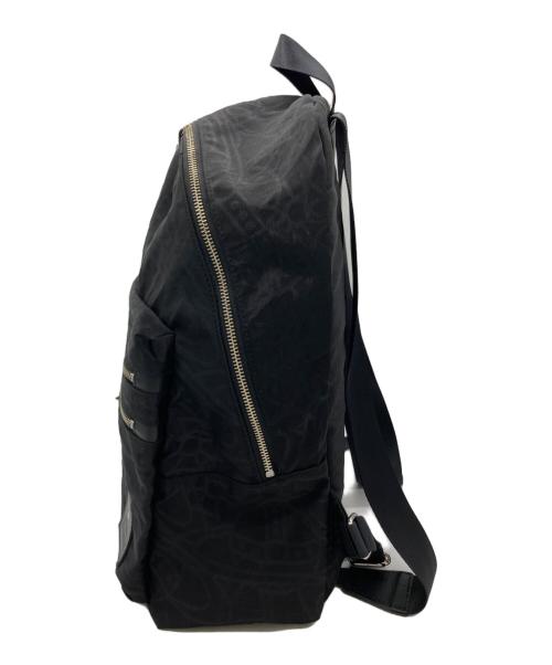 Vivienne Westwood（ヴィヴィアンウエストウッド）Vivienne Westwood (ヴィヴィアンウエストウッド) ラインORBエンボスリュック ブラックの古着・服飾アイテム