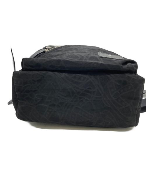 Vivienne Westwood（ヴィヴィアンウエストウッド）Vivienne Westwood (ヴィヴィアンウエストウッド) ラインORBエンボスリュック ブラックの古着・服飾アイテム