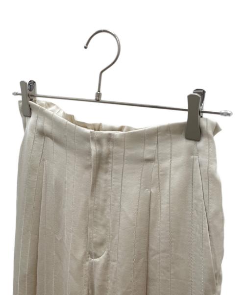 Adam et Rope（アダム エ ロペ）Adam et Rope (アダム エ ロペ) サテンテーパードパンツ ベージュ サイズ:Free 未使用品の古着・服飾アイテム