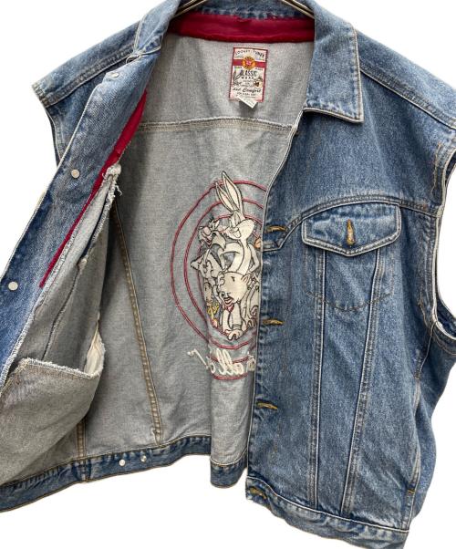 LOONEY TUNES（ルーニーチューンズ）LOONEY TUNES (ルーニーチューンズ) ノースリーブデニムジャケット ブルー サイズ:XLの古着・服飾アイテム