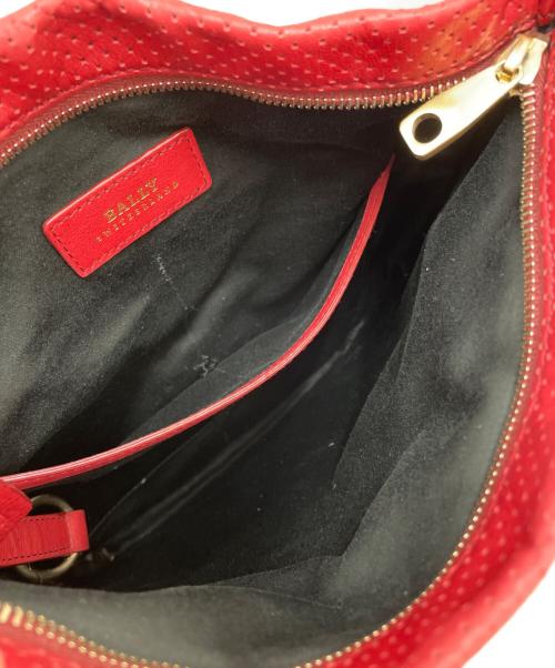 BALLY（バリー）BALLY (バリー) パンチングショルダーバッグ レッドの古着・服飾アイテム