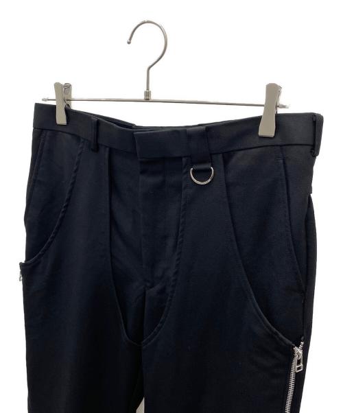 JOHN LAWRENCE SULLIVAN（ジョン ローレンス サリバン）JOHN LAWRENCE SULLIVAN (ジョン ローレンス サリバン) サイドジップ ウールギャバジン パンツ ブラック サイズ:46の古着・服飾アイテム
