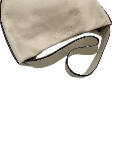 PRADA（プラダ）PRADA (プラダ) ショルダートートバッグ ベージュの古着・服飾アイテム