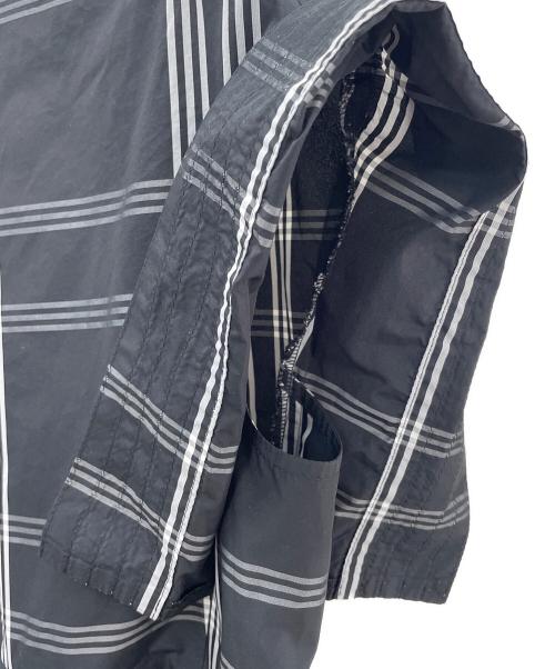 UNITED ARROWS TOKYO（ユナイテッドアローズトウキョウ）UNITED ARROWS TOKYO (ユナイテッドアローズトウキョウ) 半袖ブラウス ブラック×ホワイト サイズ:-の古着・服飾アイテム