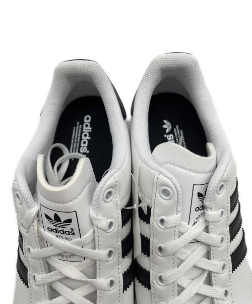 adidas（アディダス）adidas (アディダス) スニーカー ホワイト サイズ:24cm 未使用品の古着・服飾アイテム