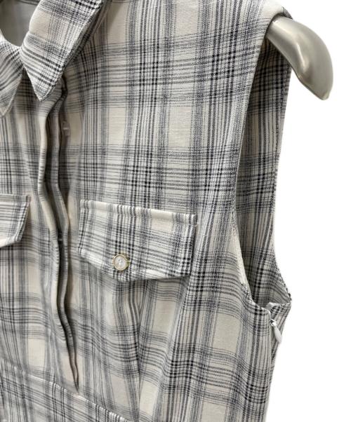 Swingle（スウィングル）Swingle (スウィングル) ノースリーブ・キャミソールワンピース ベージュ サイズ:Free 未使用品の古着・服飾アイテム