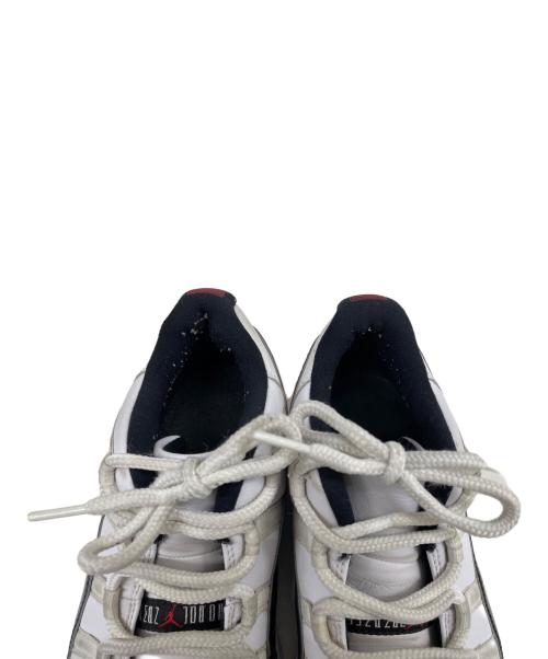 NIKE（ナイキ）NIKE (ナイキ) スニーカー ホワイト×ブラック サイズ:27.5cmの古着・服飾アイテム