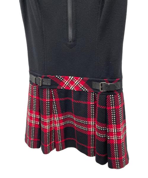 BURBERRY BLUE LABEL（バーバリー ブルー レーベル）BURBERRY BLUE LABEL (バーバリーロンドンブルーレーベル) 半袖ワンピース ブラック×レッド サイズ:38の古着・服飾アイテム