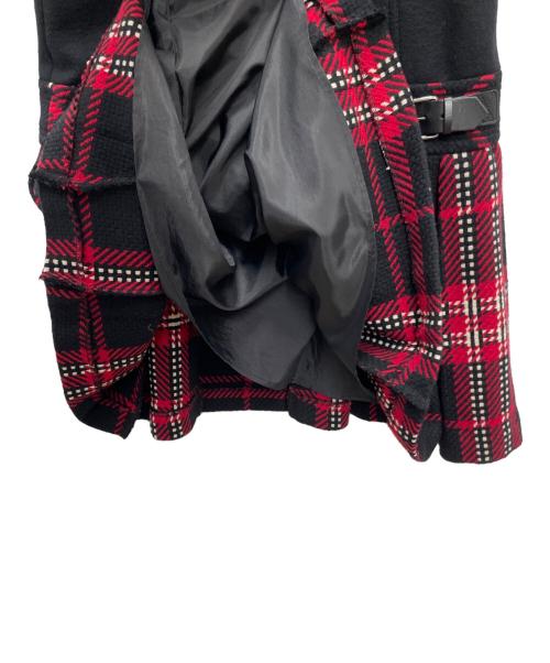 BURBERRY BLUE LABEL（バーバリー ブルー レーベル）BURBERRY BLUE LABEL (バーバリーロンドンブルーレーベル) 半袖ワンピース ブラック×レッド サイズ:38の古着・服飾アイテム