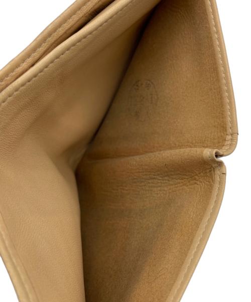 LOEWE（ロエベ）LOEWE (ロエベ) アナグラム型カーフレザー2つ折り財布 ベージュの古着・服飾アイテム