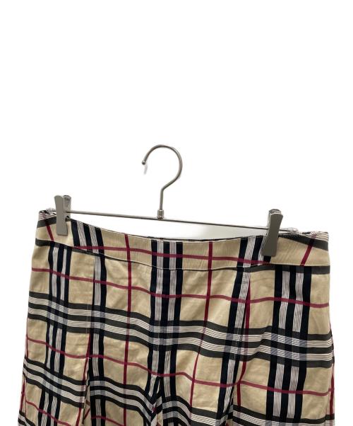 BURBERRY LONDON（バーバリーロンドン）BURBERRY LONDON (バーバリーロンドン) プリーツスカート ベージュ サイズ:46の古着・服飾アイテム