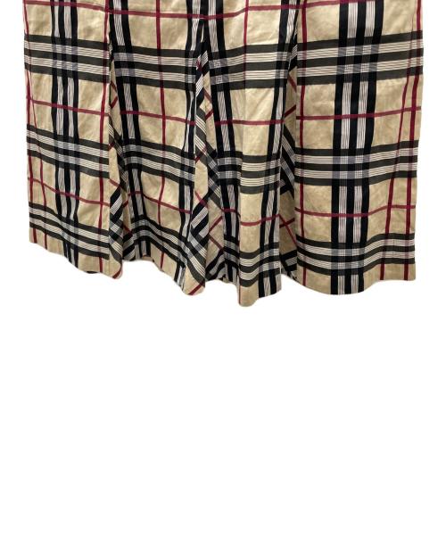 BURBERRY LONDON（バーバリーロンドン）BURBERRY LONDON (バーバリーロンドン) プリーツスカート ベージュ サイズ:46の古着・服飾アイテム