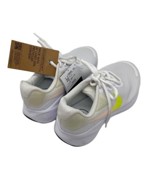 NIKE（ナイキ）NIKE (ナイキ) ランニングシューズ ホワイト サイズ:22.5 未使用品の古着・服飾アイテム