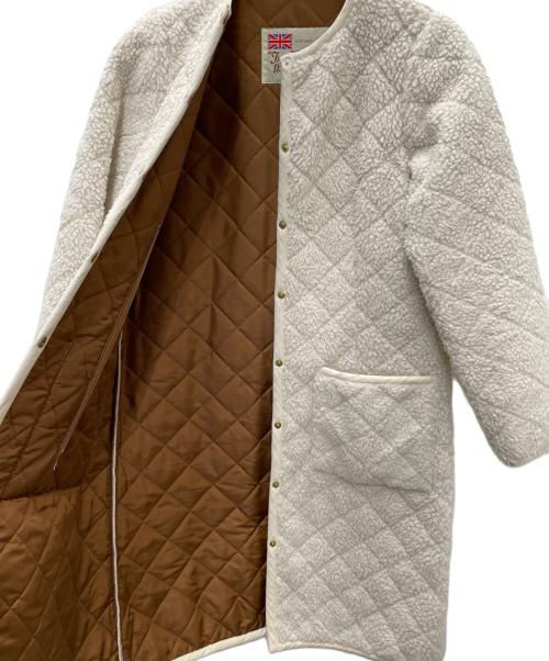 Traditional Weatherwear（トラディショナルウェザーウェア）Traditional Weatherwear (トラディショナルウェザーウェア) キルティングボアコート アイボリー×ブラウン サイズ:不明の古着・服飾アイテム
