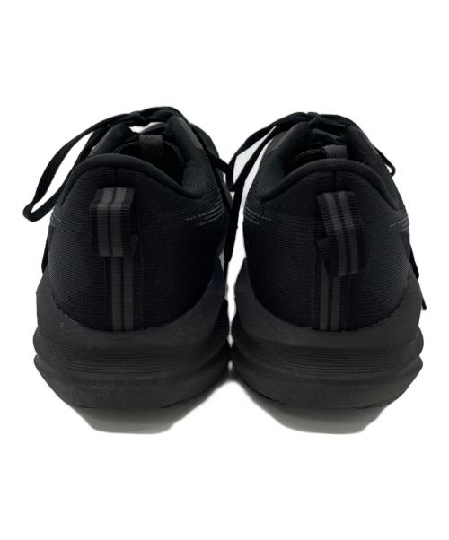 asics（アシックス）asics (アシックス) スニーカー ブラック サイズ:28の古着・服飾アイテム