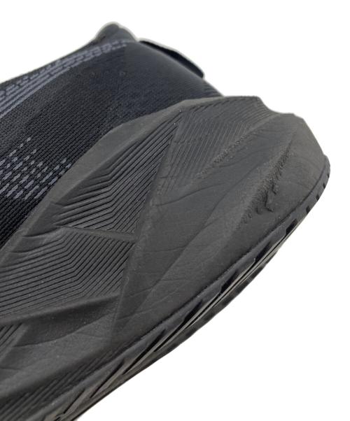 asics（アシックス）asics (アシックス) スニーカー ブラック サイズ:28の古着・服飾アイテム