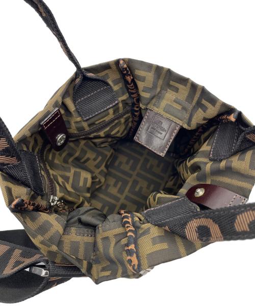 FENDI（フェンディ）FENDI (フェンディ) ショルダーバッグ ブラウンの古着・服飾アイテム