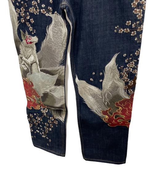 絡繰魂（カラクリタマシイ）絡繰魂 (カラクリタマシイ) 和柄デニムパンツ ネイビー サイズ:76cm (W30) 未使用品の古着・服飾アイテム