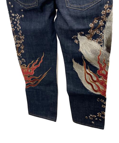 絡繰魂（カラクリタマシイ）絡繰魂 (カラクリタマシイ) 和柄デニムパンツ ネイビー サイズ:76cm (W30) 未使用品の古着・服飾アイテム