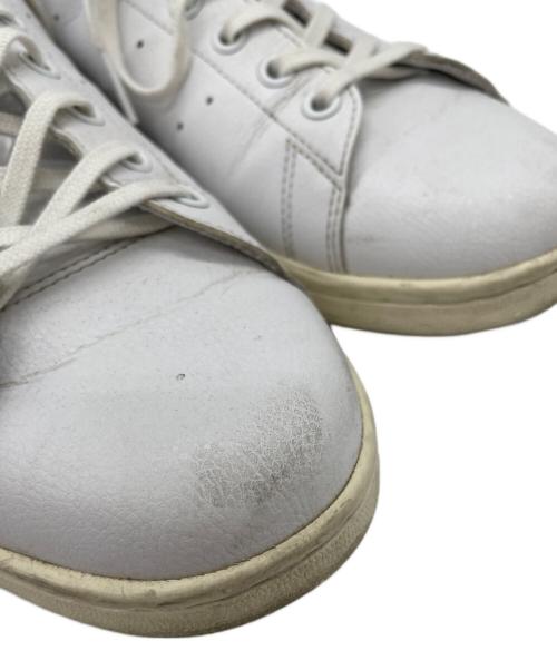 adidas（アディダス）adidas (アディダス) スニーカー ホワイト×ブラック サイズ:28の古着・服飾アイテム