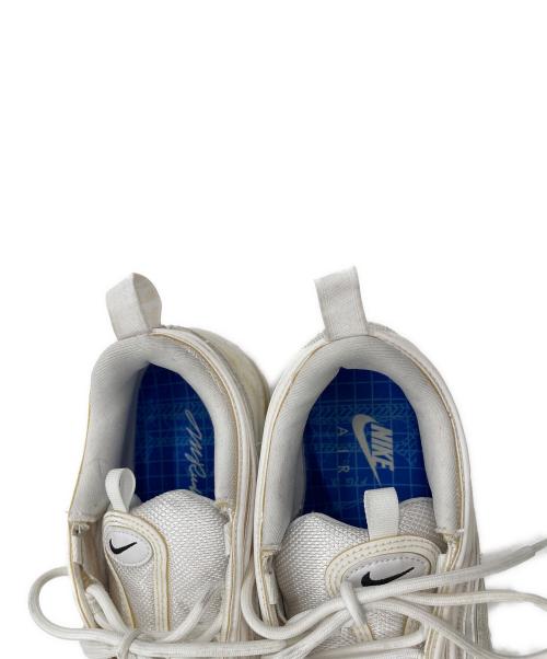 NIKE（ナイキ）NIKE (ナイキ) スニーカー ホワイト×ベージュ サイズ:27の古着・服飾アイテム