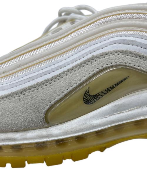 NIKE（ナイキ）NIKE (ナイキ) スニーカー ホワイト×ベージュ サイズ:27の古着・服飾アイテム