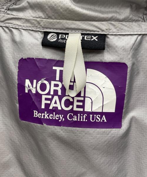 THE NORTHFACE PURPLELABEL（ザ・ノースフェイス パープルレーベル）THE NORTHFACE PURPLELABEL (ザ・ノースフェイス パープルレーベル) MOUNTAIN WIND PARKA グレー×レッド サイズ:Mの古着・服飾アイテム
