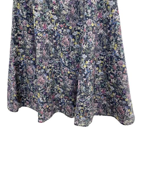 AMACA（アマカ）AMACA (アマカ) LIBERTY (リバティ) ワイルドフラワーフレアスカート ネイビー サイズ:40の古着・服飾アイテム