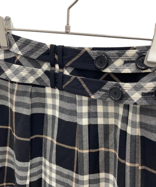 BURBERRY BLUE LABEL（バーバリー ブルー レーベル）BURBERRY BLUE LABEL (バーバリー ブルー レーベル) ノバチェックプリーツスカート ブラック サイズ:36の古着・服飾アイテム