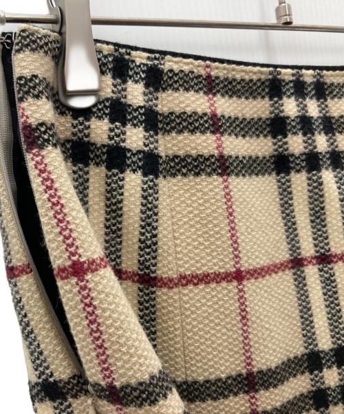 BURBERRY LONDON（バーバリーロンドン）BURBERRY LONDON (バーバリーロンドン) スカート ベージュ サイズ:36の古着・服飾アイテム