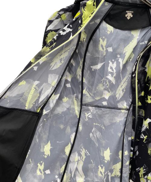 DESCENTE（デサント）DESCENTE (デサント) フーデッドジャケット ブラック×イエロー サイズ:M 未使用品の古着・服飾アイテム