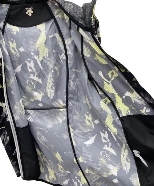 DESCENTE（デサント）DESCENTE (デサント) フーデッドジャケット ブラック×イエロー サイズ:M 未使用品の古着・服飾アイテム
