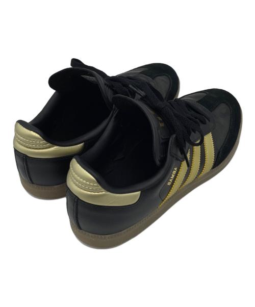 adidas（アディダス）adidas (アディダス) スニーカー ブラック×ゴールド サイズ:25.5の古着・服飾アイテム