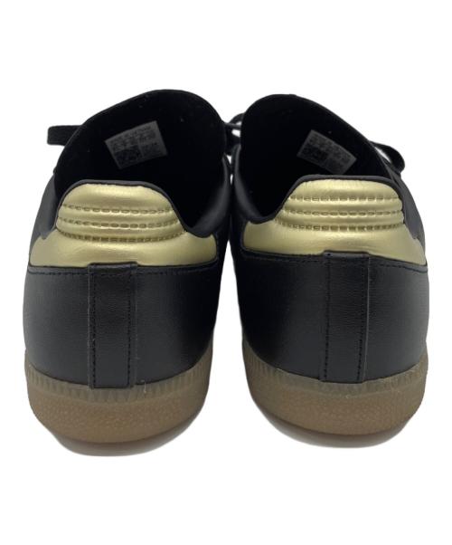 adidas（アディダス）adidas (アディダス) スニーカー ブラック×ゴールド サイズ:25.5の古着・服飾アイテム