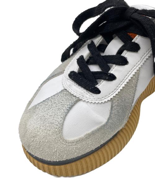 Onitsuka Tiger（オニツカタイガー）Onitsuka Tiger (オニツカタイガー) スニーカー ホワイト×グレー サイズ:22.5の古着・服飾アイテム